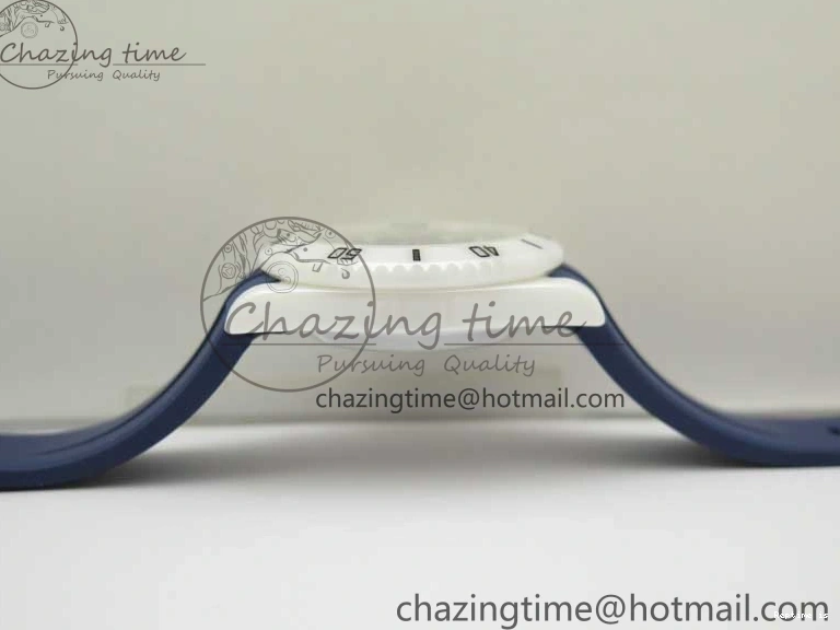 0104 Submariner 40mm White Ceramic 5GF Best Edition Dark Blue Dial on Blue Rubber Strap SA DailyWear 2486